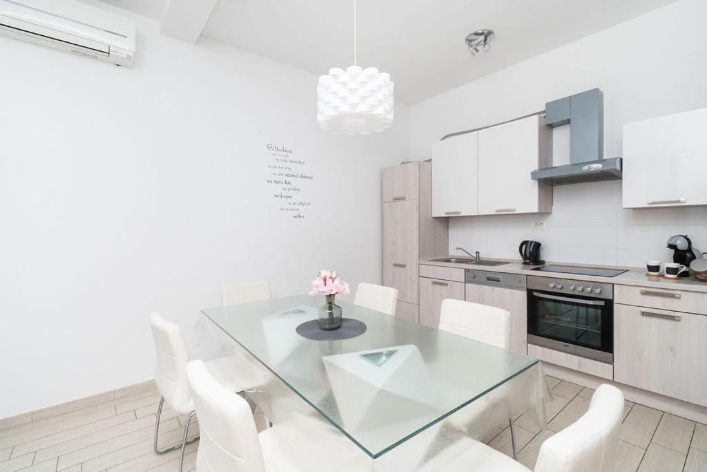 Apartments Grubisic - Sibenik - Parking Included Номер фото